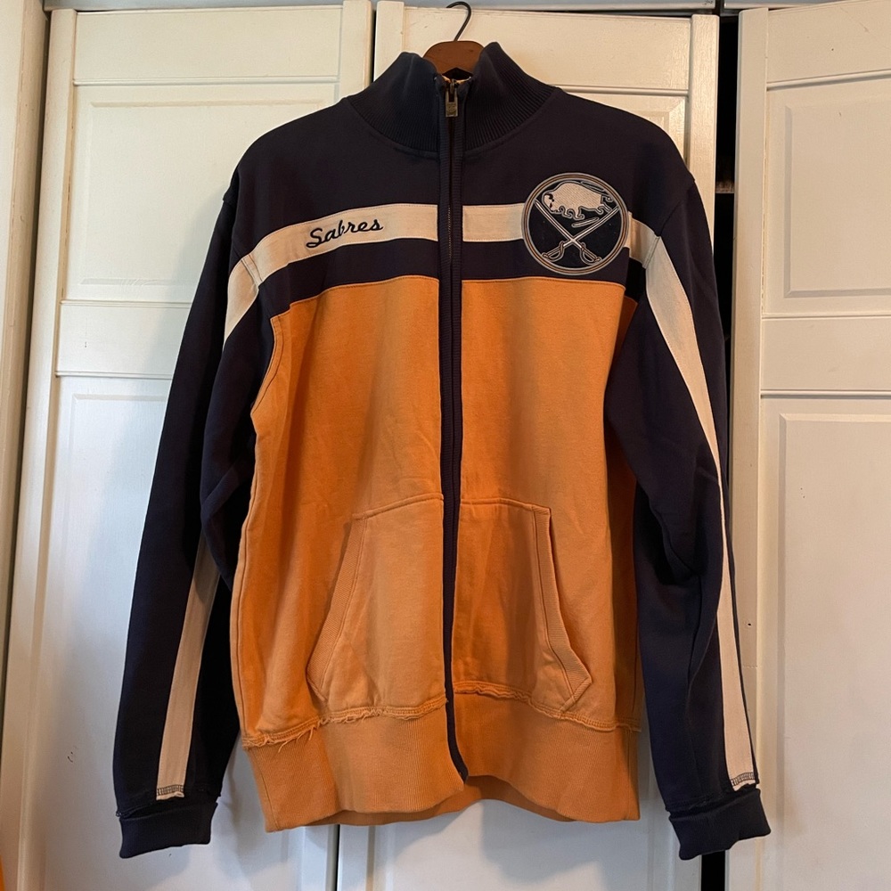 VINTAGE BUFFALO SABRES ZIPUP SIZE LARGE
